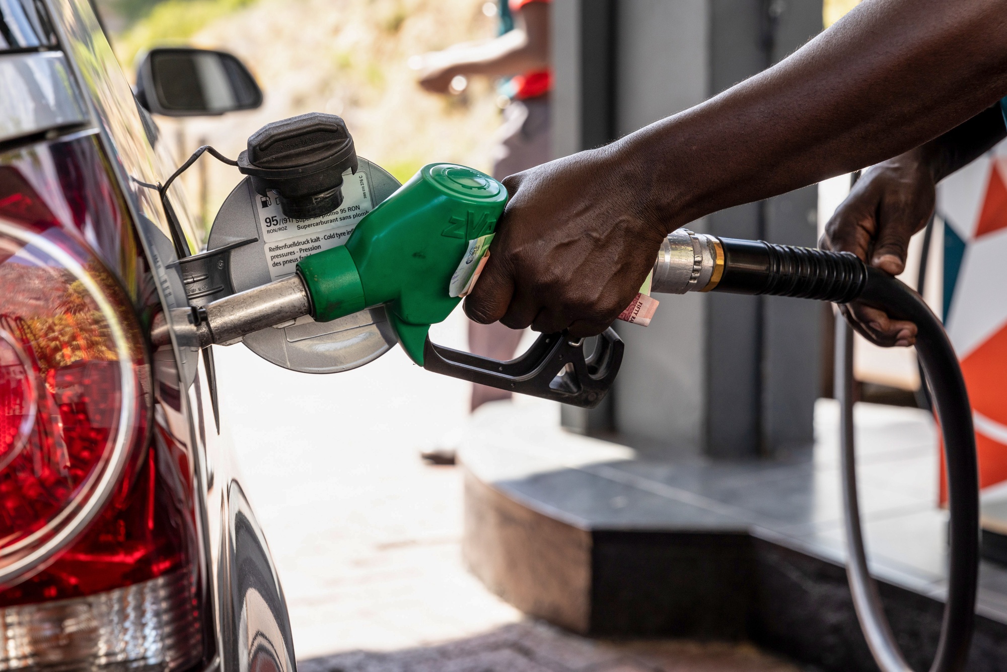 Major OMCs hike fuel prices, diesel crosses GHȼ15