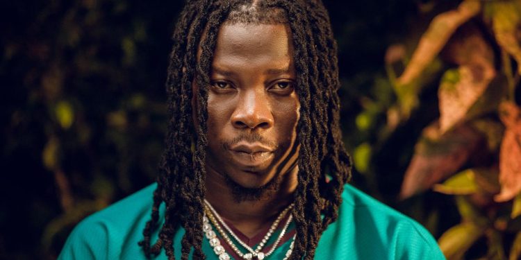 Please return the car – Stonebwoy begs robbers who allegedly snatched road manager’s BenzC300