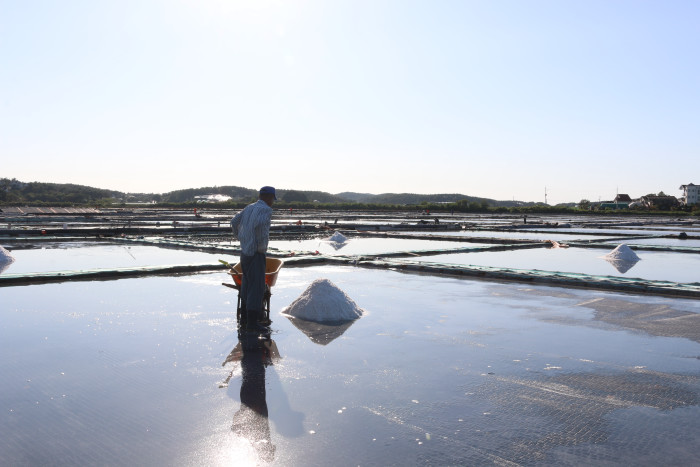 Protesters vandalize Electrochem’s facilities at Ada Songor Lagoon