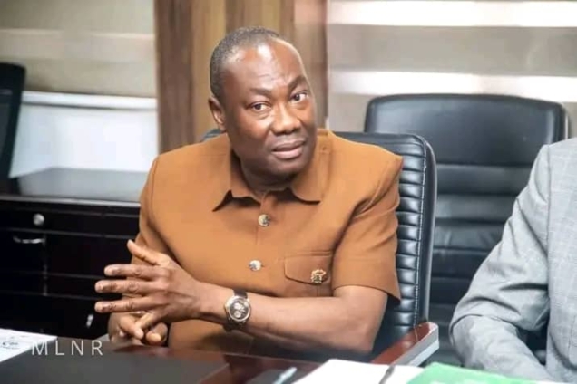 Mahama gov’t under pressure to sack Minerals Commission CEO