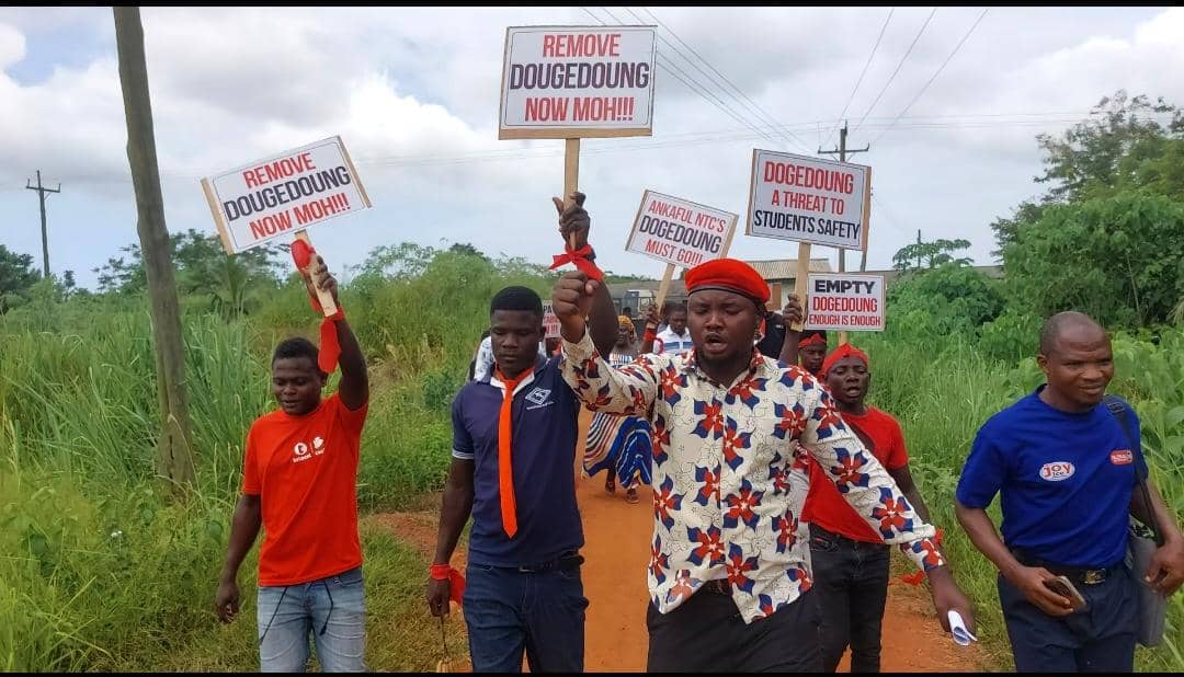 C/R: Angry NDC Supporters Demand Removal of Heads of Ankaful Psychiatric Nursing School and Hospital