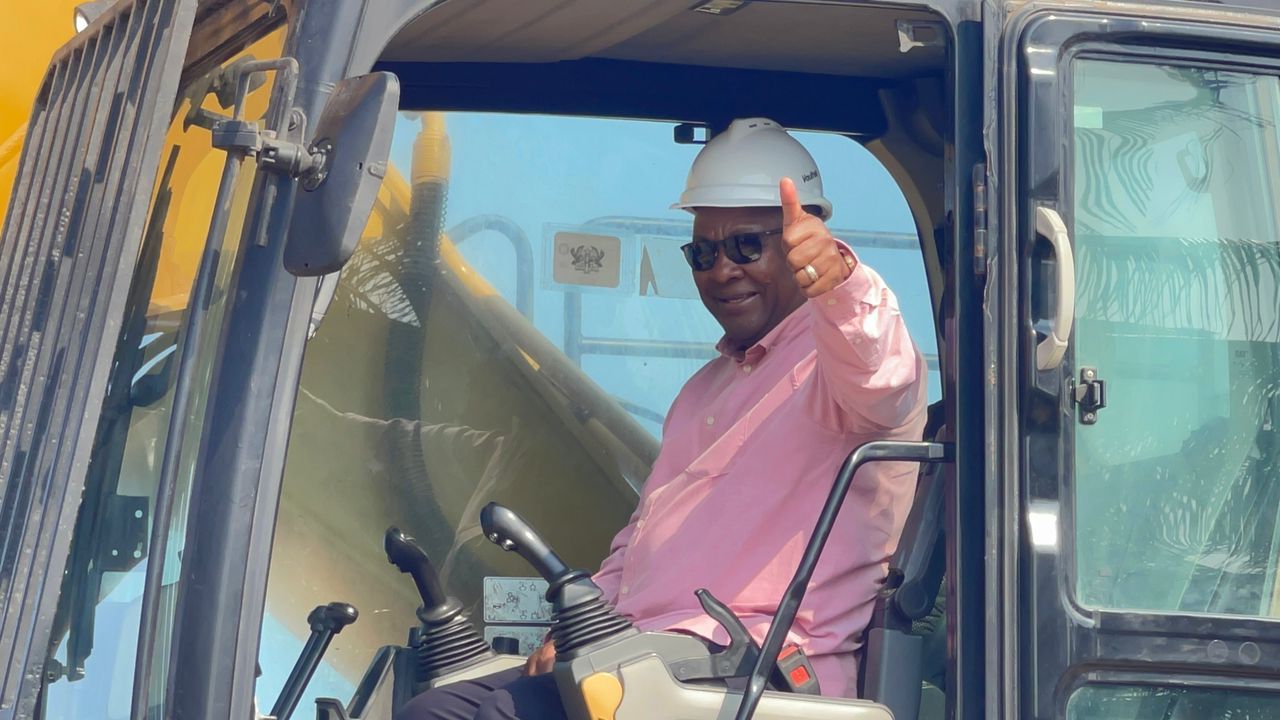 Keta Sea Defence Wall: President Mahama Cuts Sod For Phase 2