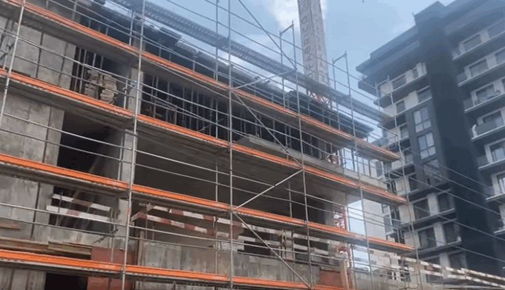 14 Rescued From Collapsing Building At Roman Ridge