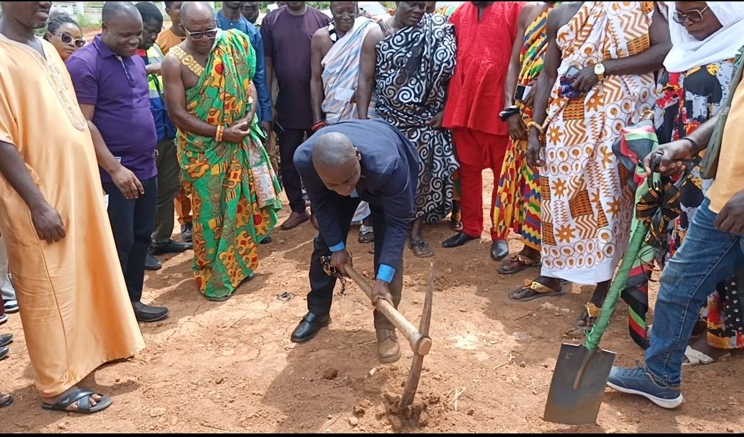 DCE and chiefs cut sod for Gomoa 24-hour market